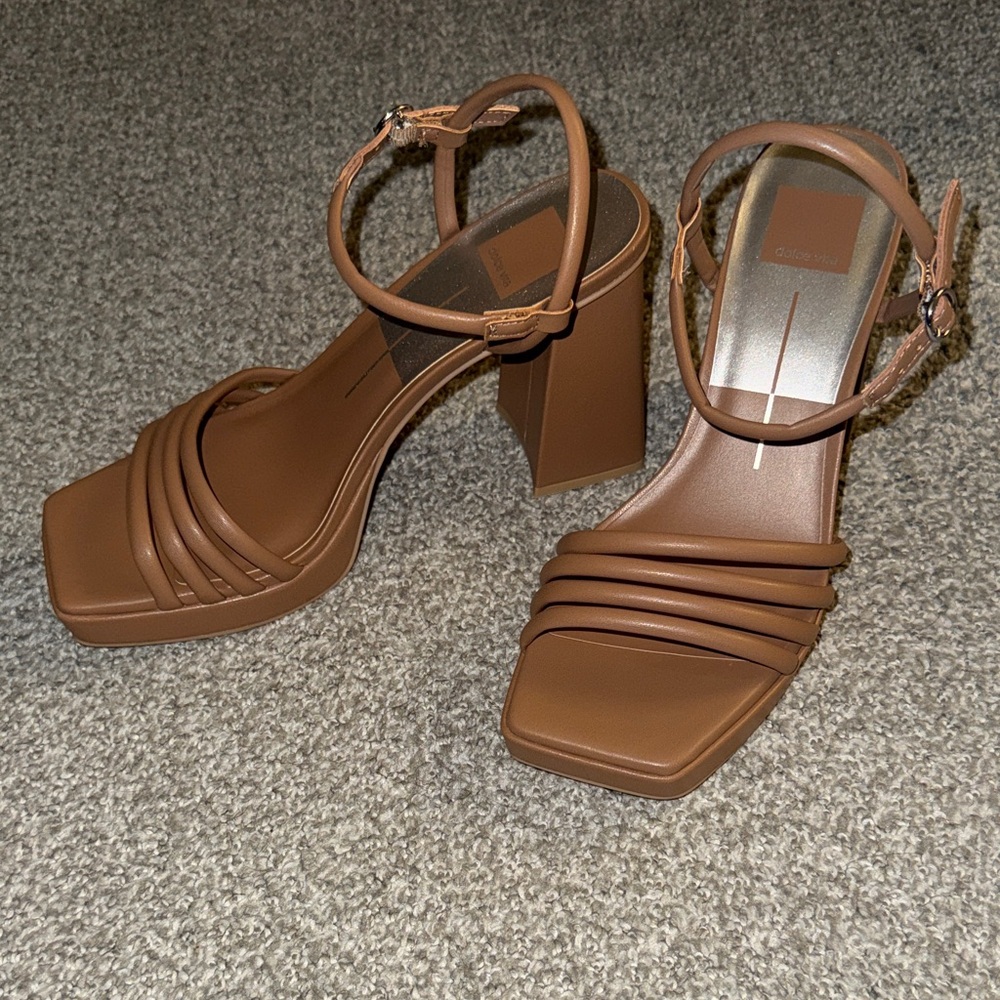 Dolce Vita Avery platform sandal